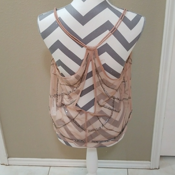 Tank - Picture 4 of 5